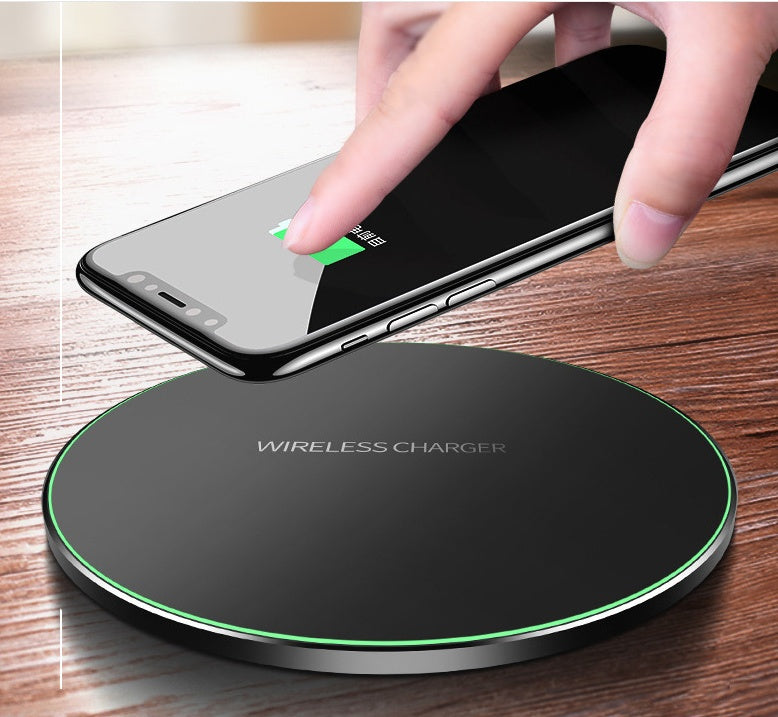 Ultra-Fast Wireless Charging Pad – Smart High-Speed Charger for iPhone & Samsung Devices