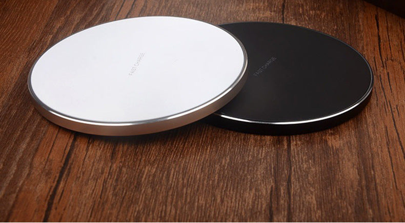 Ultra-Fast Wireless Charging Pad – Smart High-Speed Charger for iPhone & Samsung Devices